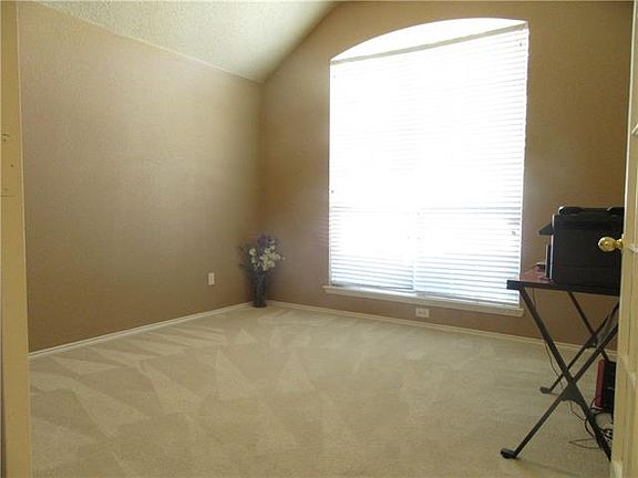 4th image of 7024 Park Hill Trl