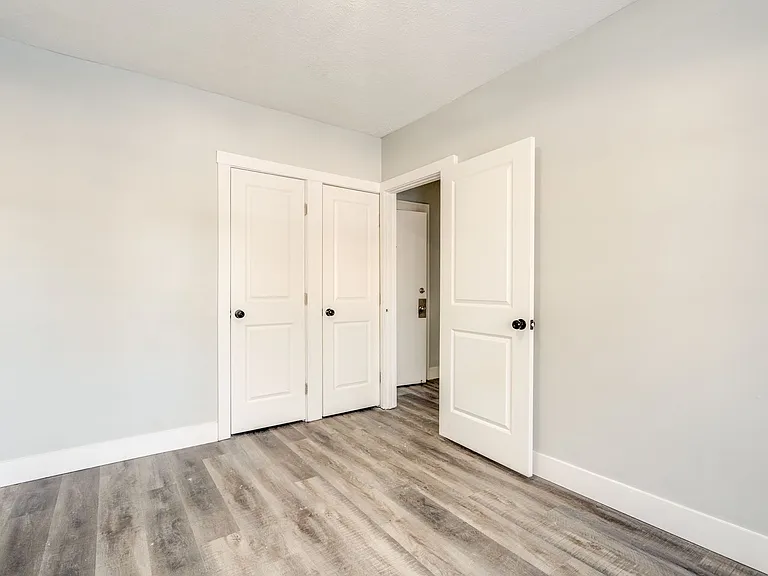 3209 Archwood Avenue 3773 West 33rd St — Photo 54