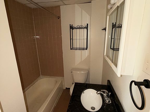 5th image of 2131 Sansom St #2
