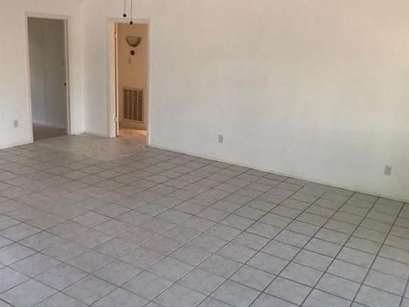 2nd image of 15814 Manfield Dr
