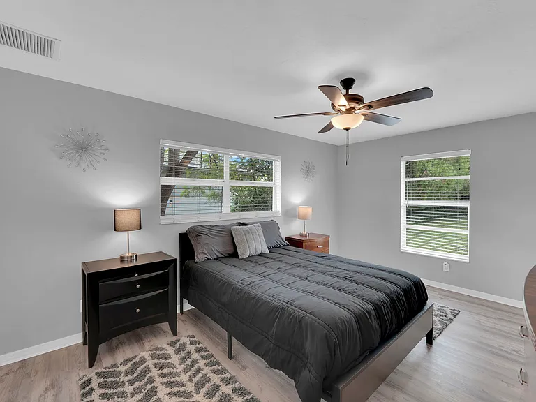 2506 SE 8th Ave — Photo 6