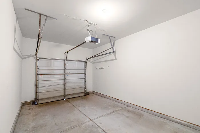 3 bed, 2.5 bath, 1499 sqft, $1,800 — Photo 4