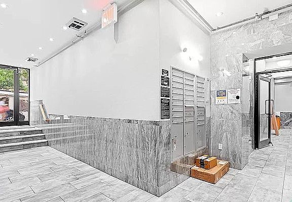 5th image of 172 E 92nd St APT 5A