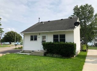 38430 Murdicks Dr, New Baltimore, MI