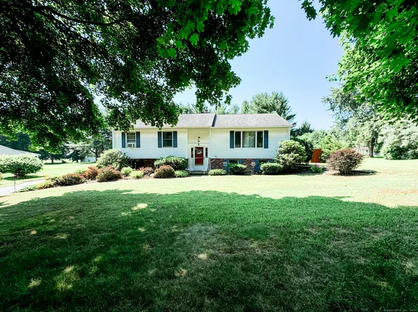 33 Fairway Drive, Brooklyn, CT 06234