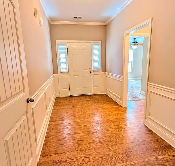 4780 Lost Creek Dr — Photo 2