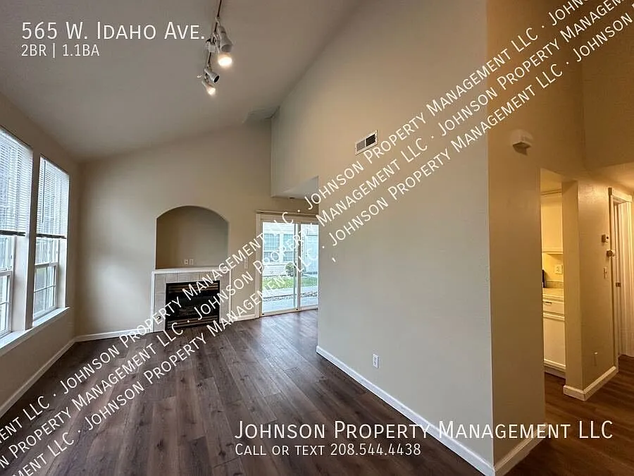 Centrally Located Meridian Townhome for Rent. — Photo 4