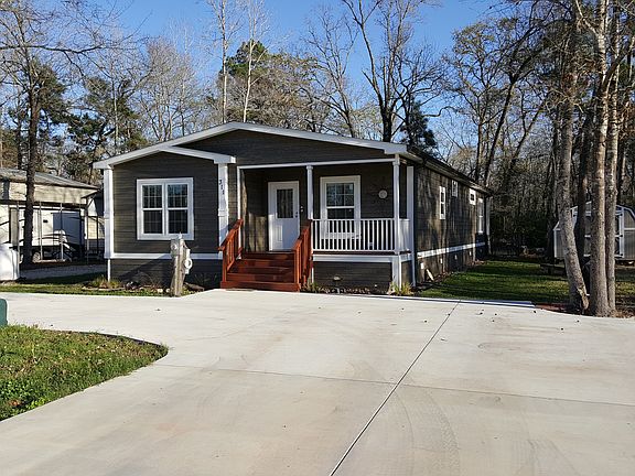 3rd image of 311 Leaning Oak Dr