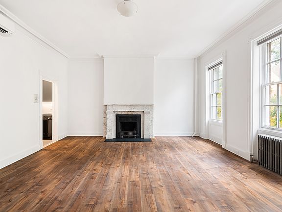 3rd image of 412 W 20th St APT 2