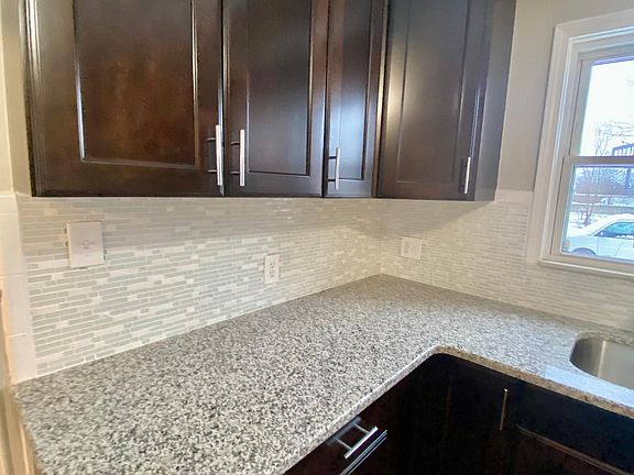 5th image of 460 Orchard Ave #1