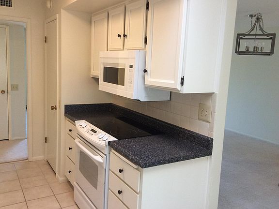 5th image of 10049 W Oakmont Dr