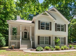 9495 Lee Cir, Gainesville, GA 30506