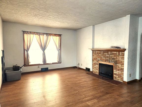 2nd image of 500 E Pearl St