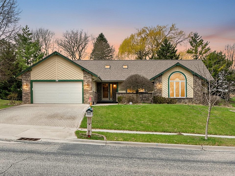 1st image of 224 Deer Ridge Dr