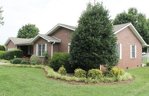 3rd image of 103 Elyria Dr