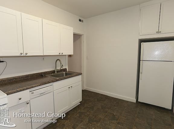 4th image of 3954 N Janssen Ave #1FRONT