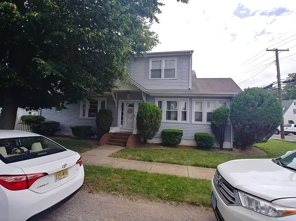 24 W Dover St, Valley Stream, NY 11580