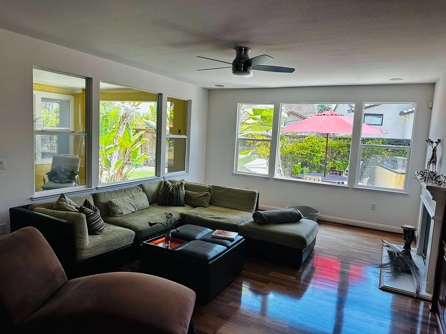5 bed, 4.5 bath, 3489 sqft, $5,995 — Photo 2