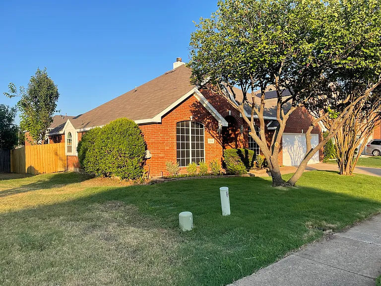 5304 Kathryn Dr — Photo 3