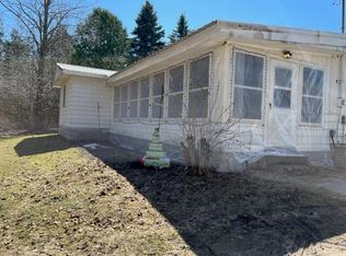 6151 Koral Bay Rd, Cheboygan, MI 49721