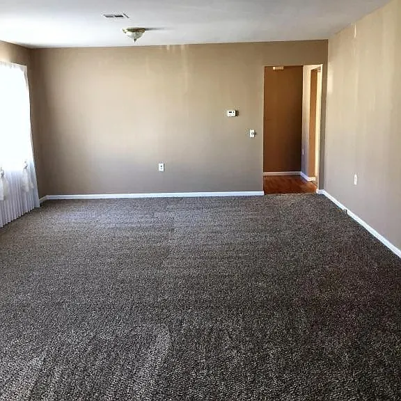97 Chesterfield Ln — Photo 4