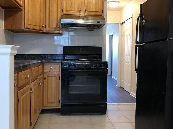 5th image of 2515 Bath Ave #1