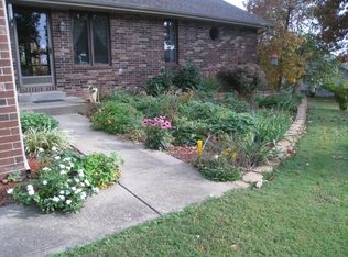 811 E Hoff St, Stockton, MO 65785