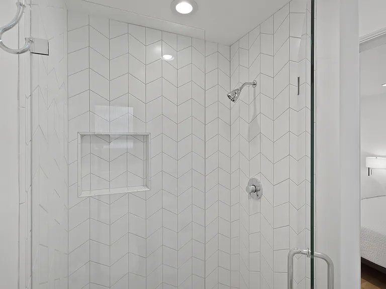 135 Montana Ave #8 — Photo 14