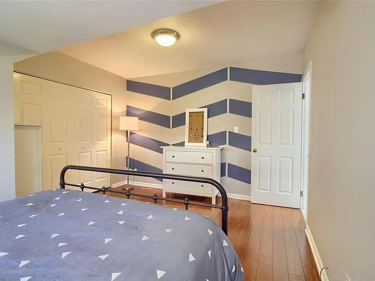 1123 N Sherman St — Photo 14