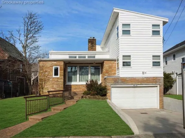 144-10 Newport Avenue image 1 of 20