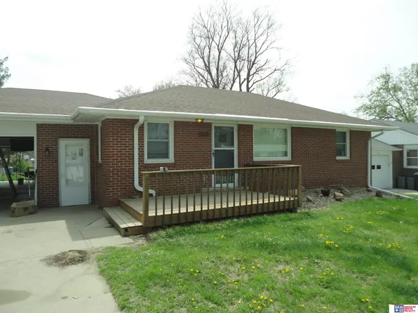 6345 Knox St, Lincoln, NE 68507
