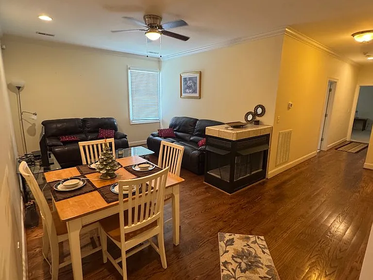 1720 Leighton Ave — Photo 3