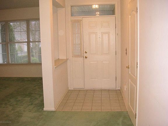3rd image of 13 Evergreen Springs Drive