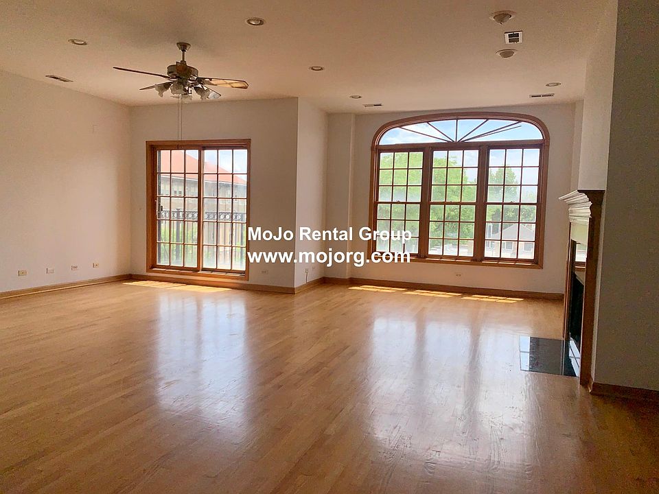 1st image of 1900 W Belmont Ave #4