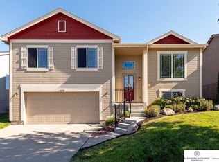 16934 Camden Ave, Omaha, NE 68116