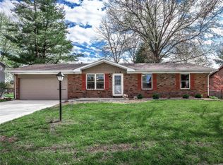318 Goldenrod Ln, Swansea, IL
