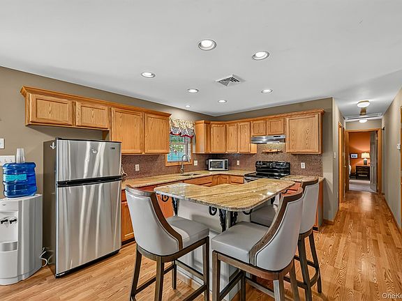 4th image of 21 McGill Road