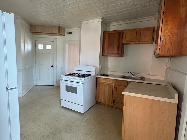 57 Walnut St #A — Photo 8