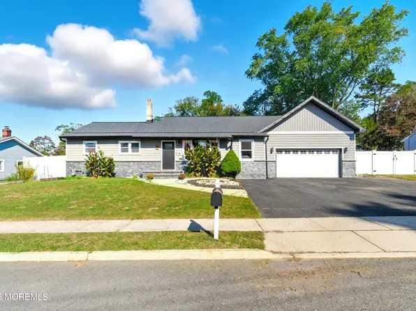 10 Marion Avenue, Howell, NJ 07731