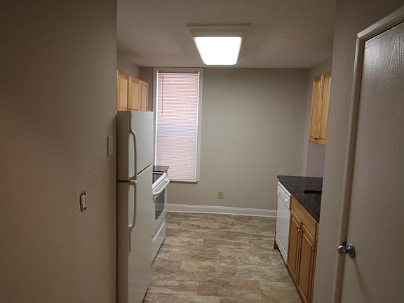 4th image of 121 Wilson Ave