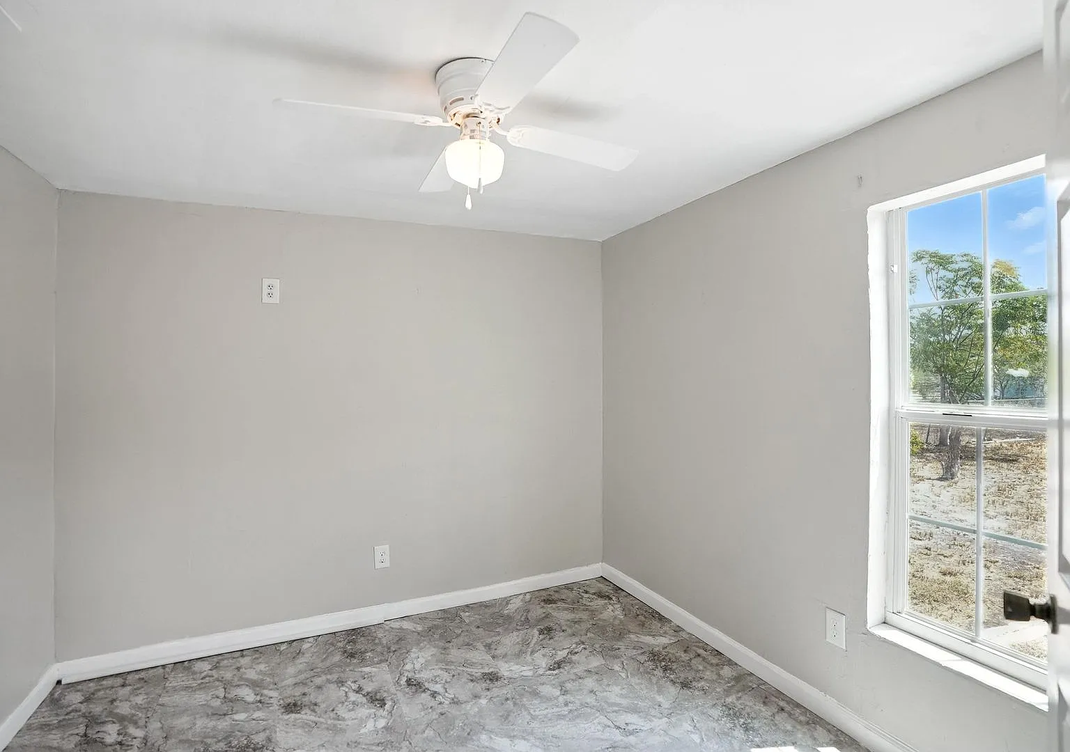 Charming 2-Bedroom Home in Robstown Newly Remodeled! — Photo 3