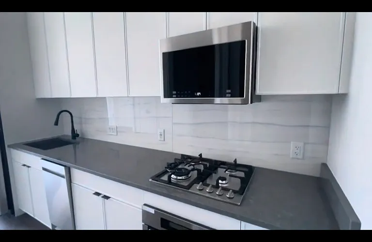 1128 W Van Buren St — Photo 3