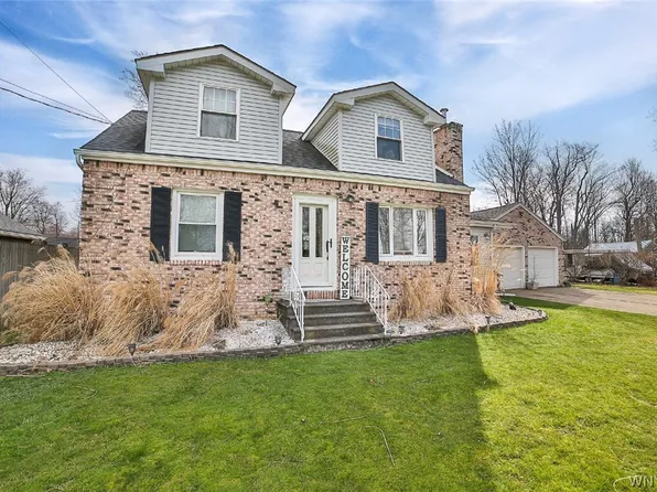 5839 Rosewood Ter, Lake View, NY 14085