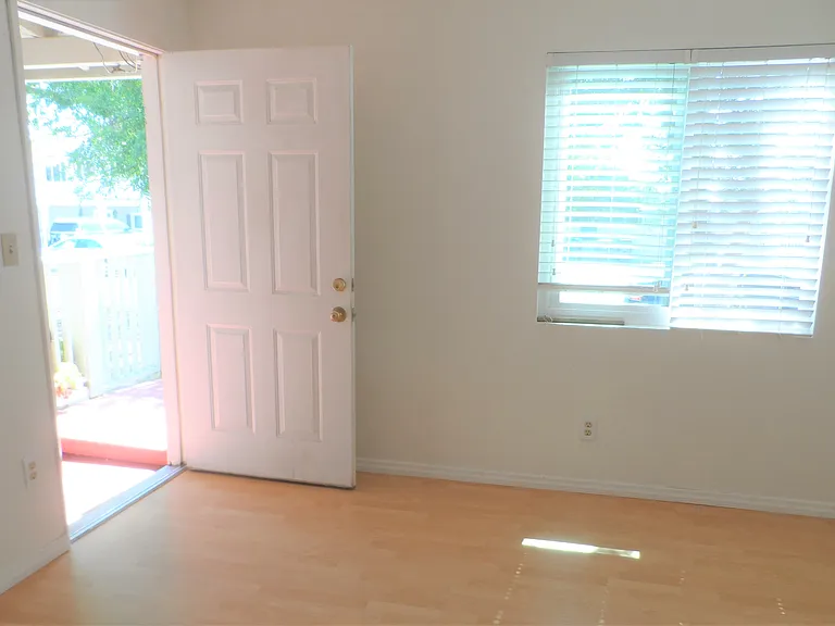 115 Corte Maria Ave — Photo 2