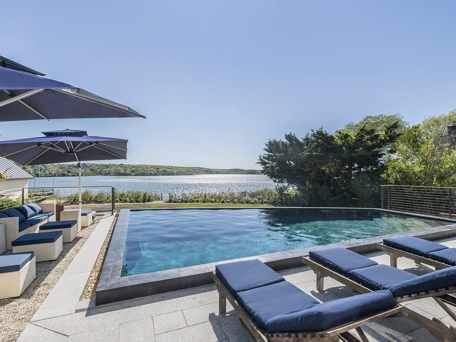 Waterfront Luxury Rental | Brand New Everything with Style — Photo 3