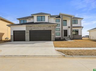 11040 S 220th St, Gretna, NE 68028