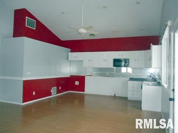 3rd image of 806 E London Ave