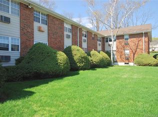 1000 Knapps Hwy APT 13, Fairfield, CT 06825