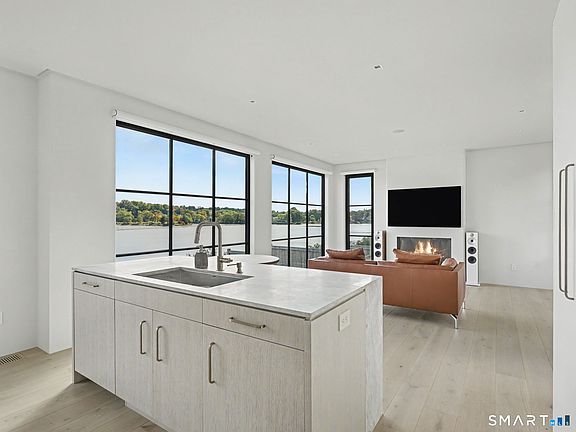 4th image of 79 Riverside Avenue