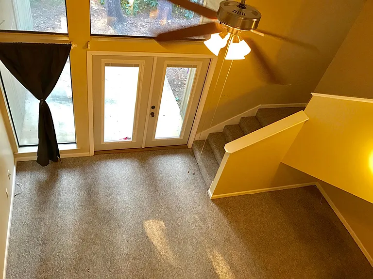 1041 Stonegate Dr #B — Photo 3